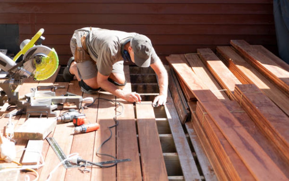 Les artisans pour les travaux extérieurs terrasse, jardin et clôtures en France